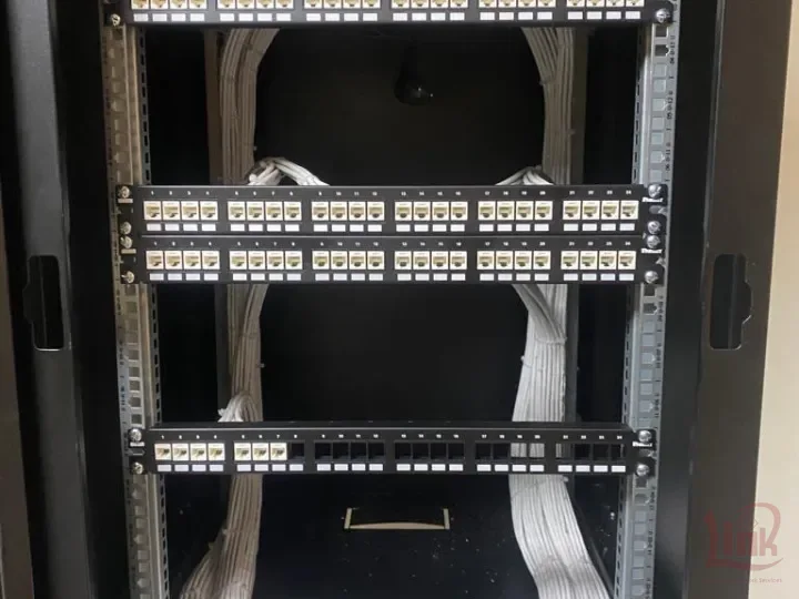 Infrastructure / cable tray