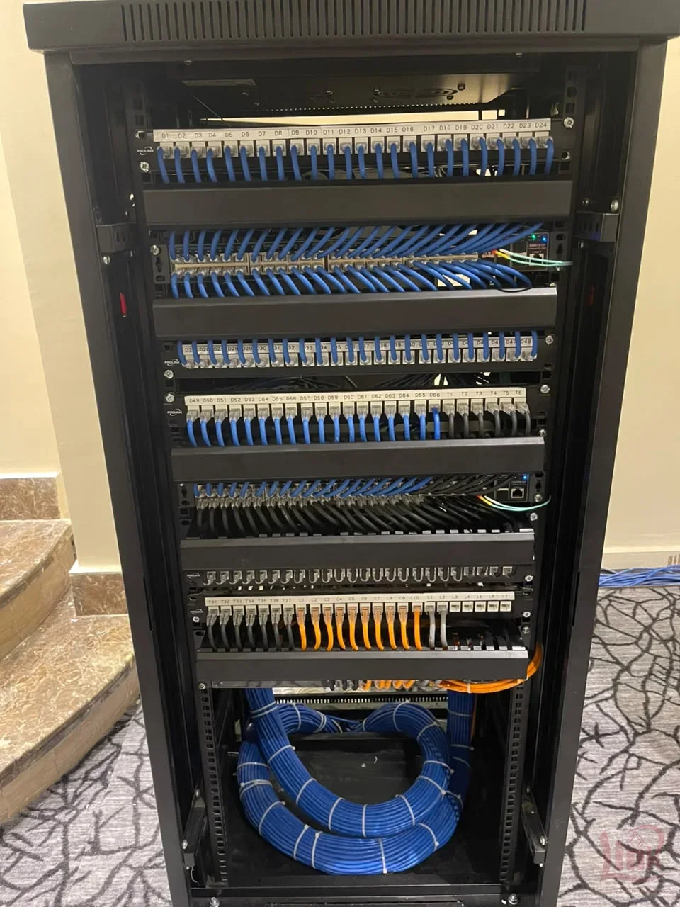 Data cabinet